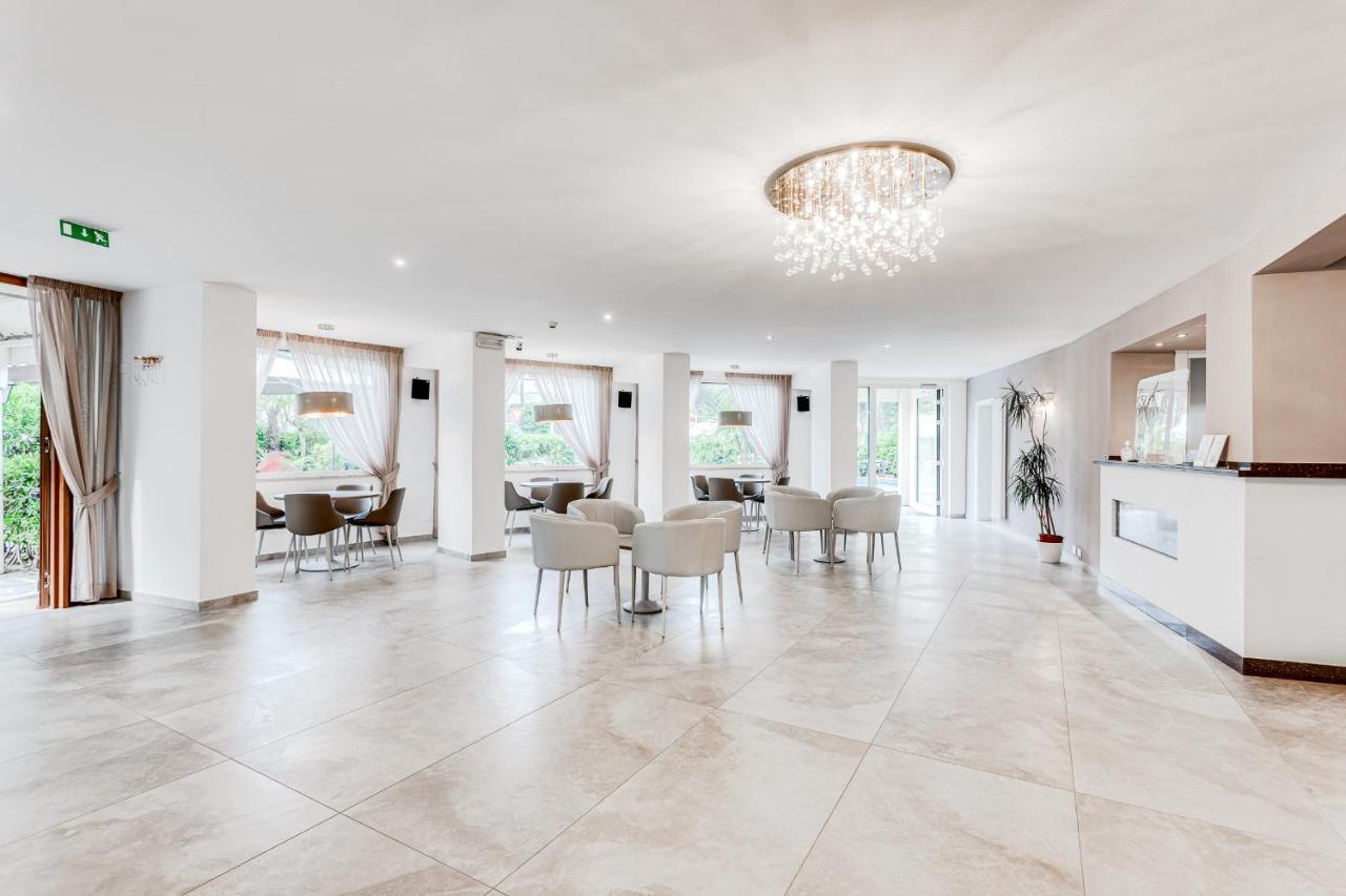 Hotel Schiller Cervia Zewnętrze zdjęcie