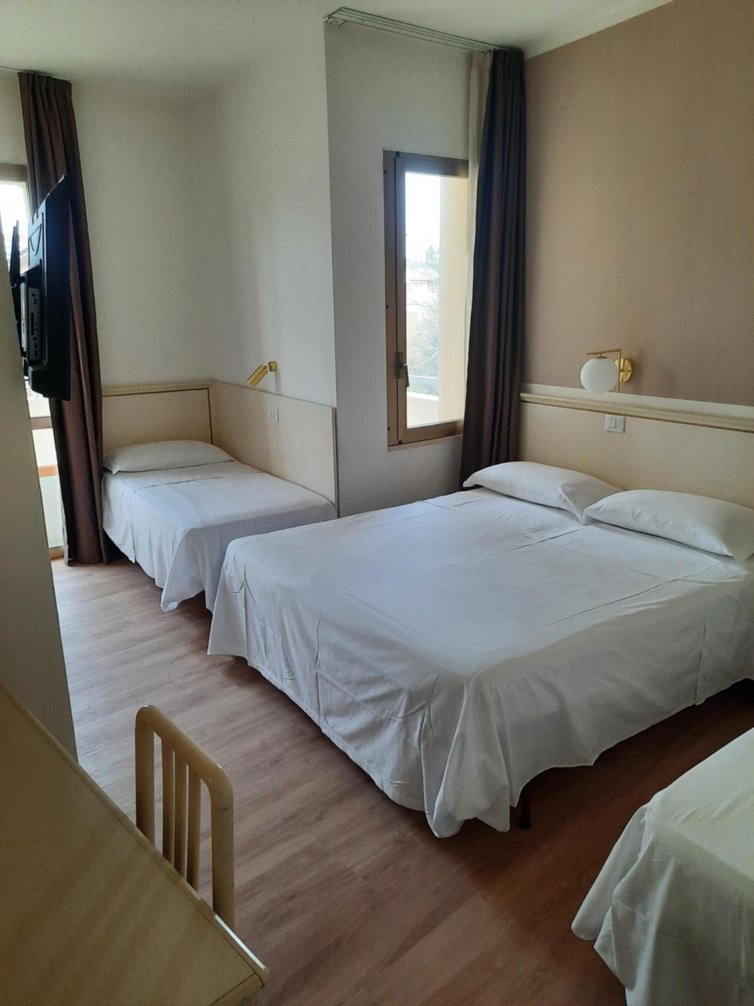 Hotel Schiller Cervia Zewnętrze zdjęcie