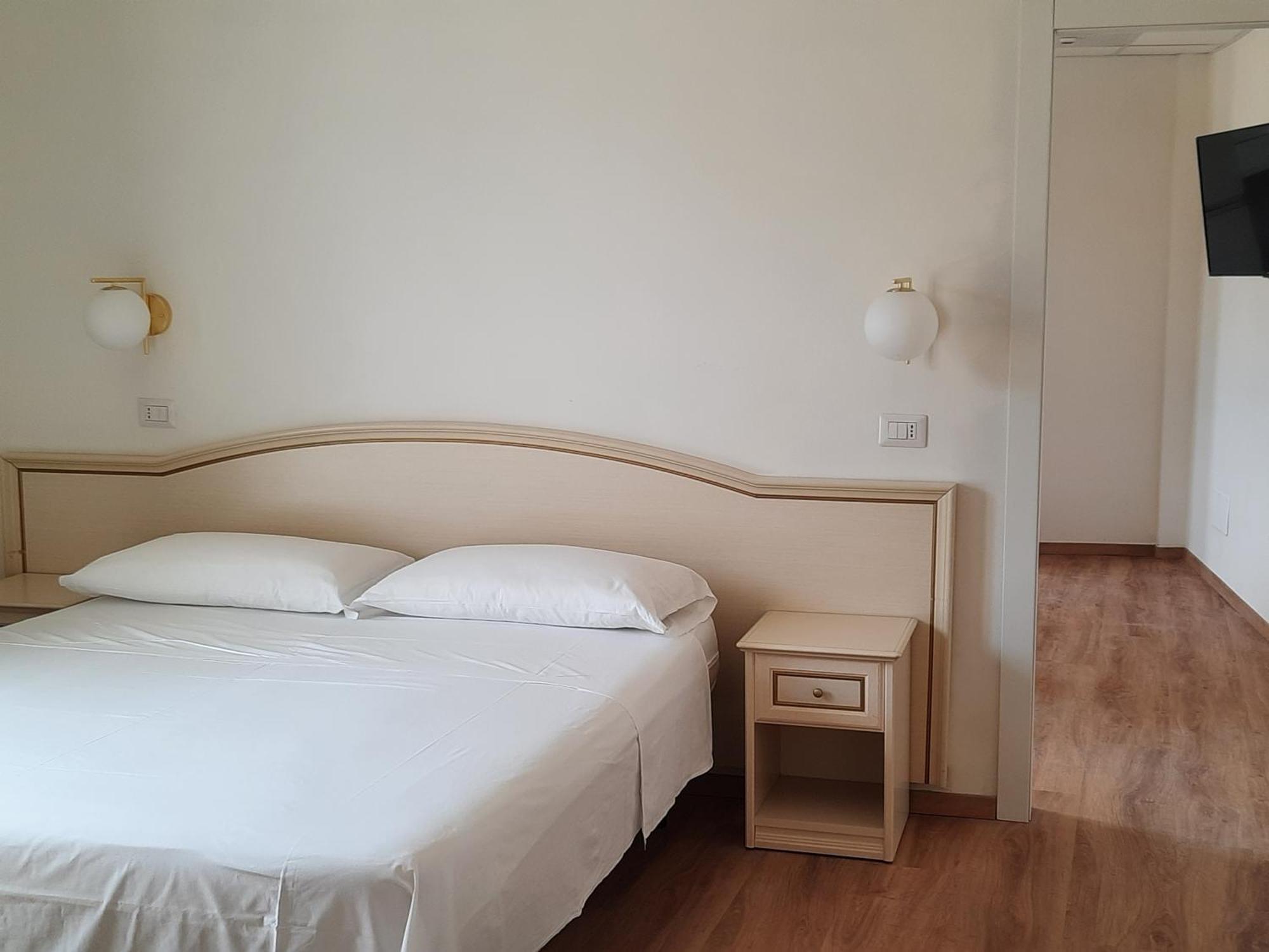 Hotel Schiller Cervia Zewnętrze zdjęcie